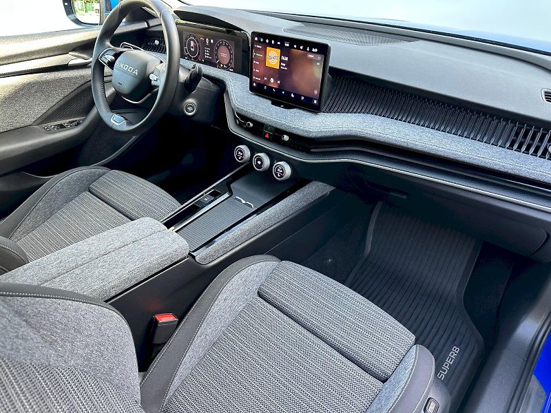 Škoda Superb (2025) 1.5 TSI 110kW Selection DSG - fotka 7 z 21