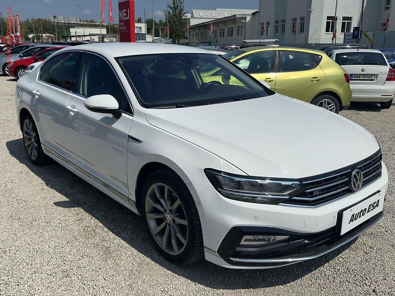 Volkswagen Passat (2019) 2.0TSi, 2.maj,ČR, DSG, LED - fotka 1 z 20