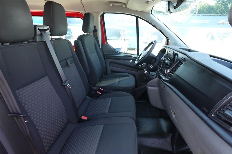 Ford Transit Custom 2,0 TDCi  L1H1 BUS KLIMA SERVI - fotka 13 z 31