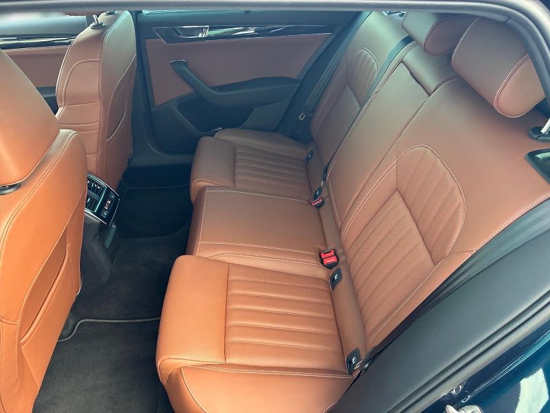 Škoda Superb (2023) L&K 2.0TDI 147kW DSG 4x4 CZ  - fotka 8 z 11