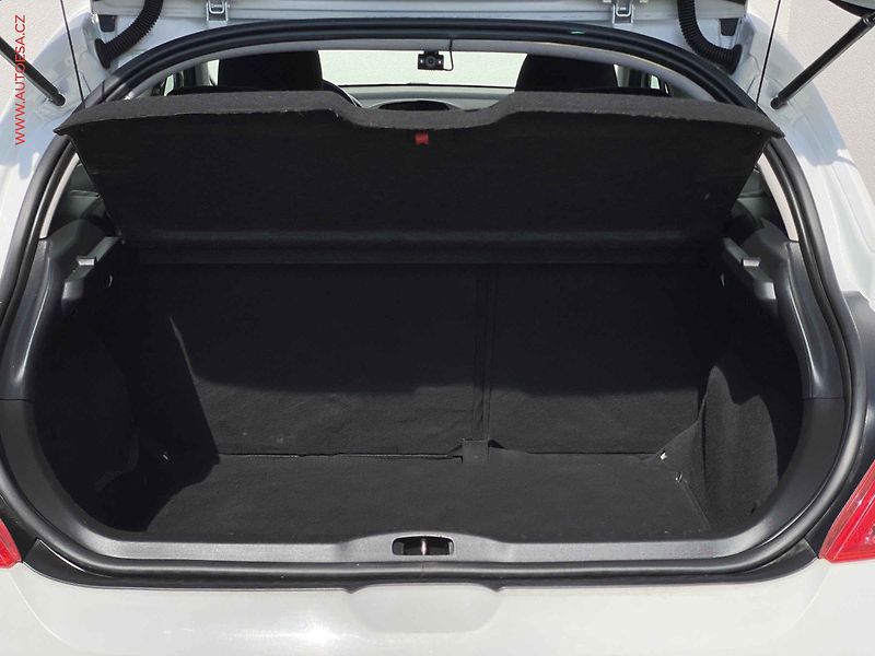 Peugeot 308 (2013) 1.4i 16V, ČR, Access - fotka 7 z 18