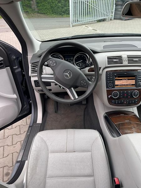 Mercedes-Benz Třídy R (2010) 5.5  PLNÁ VÝBAVA PANORAMA  - fotka 14 z 30