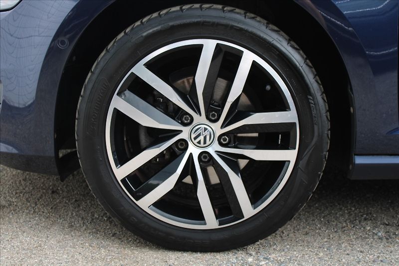 Volkswagen Golf 1,4 TSI  VÝHŘEVY,TAŽNÉ,BIXENON - fotka 27 z 28