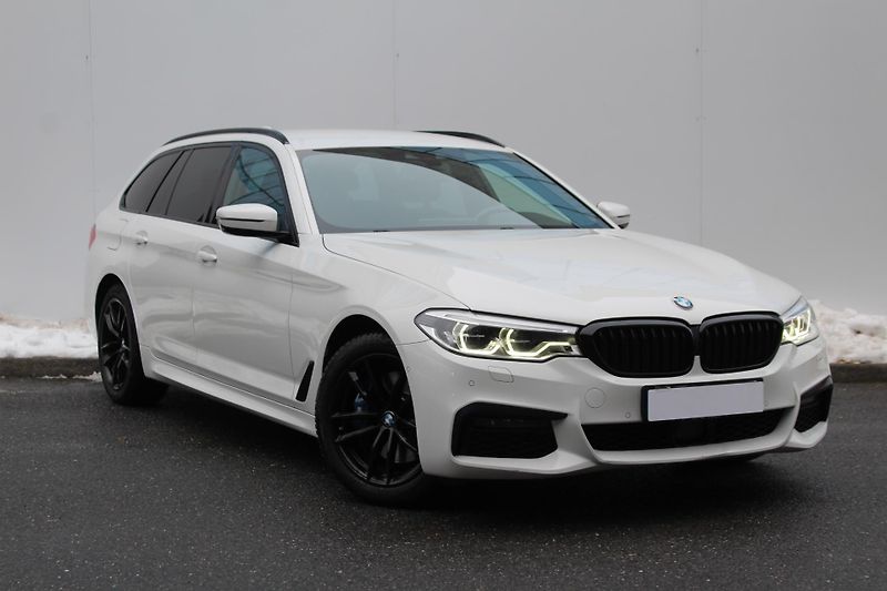 BMW Řada 5 530d xDrive Touring Mpaket - fotka 5 z 21