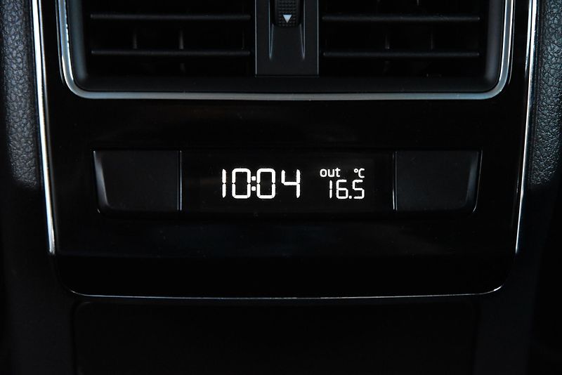 Škoda Superb 2.0 TDi CR,DKLIMA,VÝHŘEV,TEMP - fotka 39 z 50