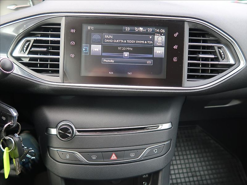Peugeot 308 2,0 BHDi,110kW,NovéČR,DPH - fotka 14 z 23