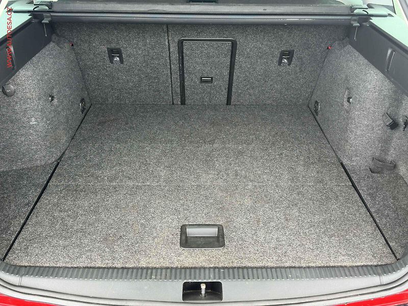 Škoda Octavia (2015) 1.6 TDi, Ambition, AC, park - fotka 7 z 23