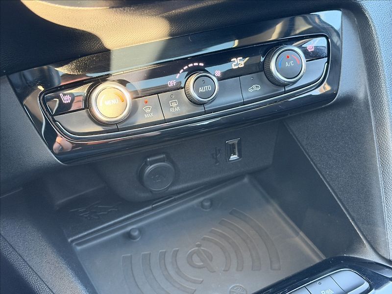 Opel Corsa 1,2 74kW AUTOMAT,NAVI,PANO,LED - fotka 14 z 44