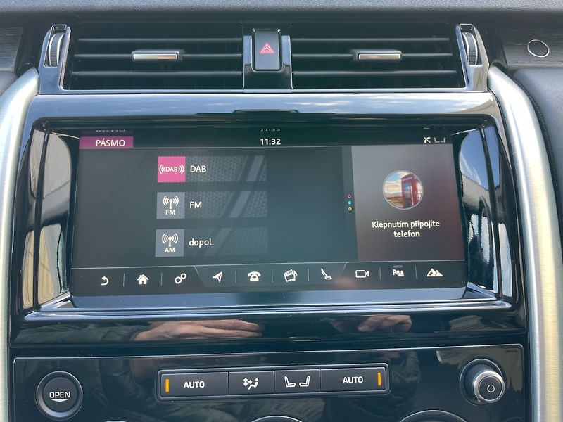 Land Rover Discovery (2017) 3.0Td6 190kW HSE LUXURY - fotka 32 z 44