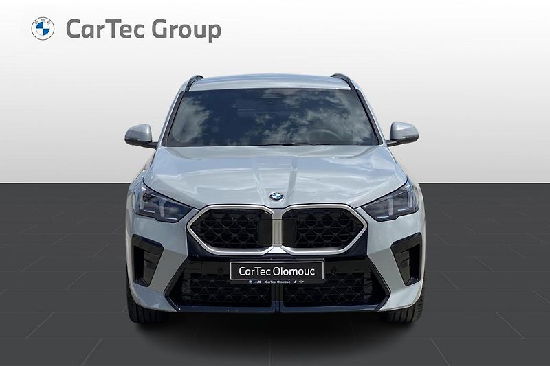 BMW X2 sDrive18d - fotka 2 z 7