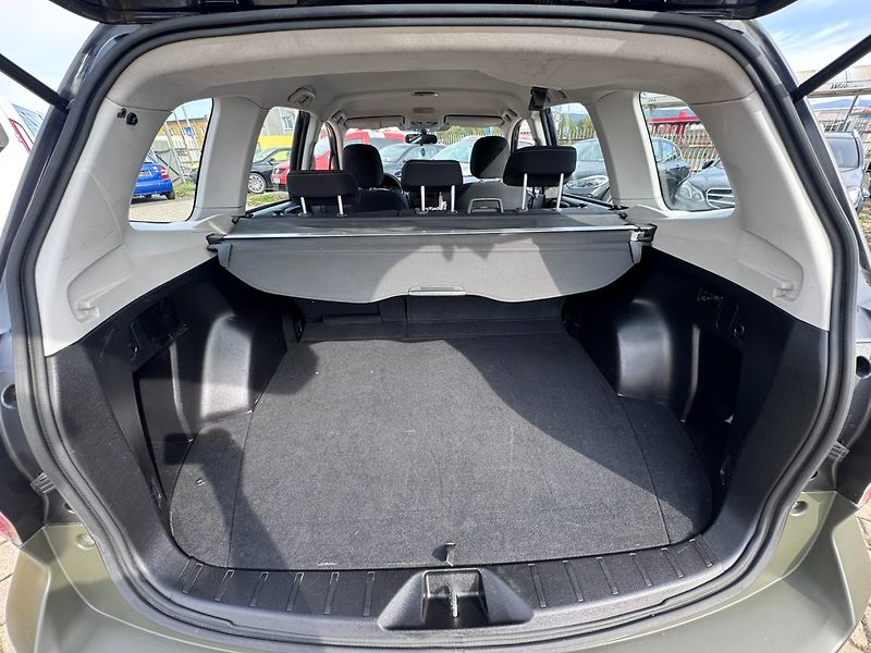 Subaru Forester (2014) 4x4 2,0i 110KW STK ITÁLIE - fotka 45 z 49