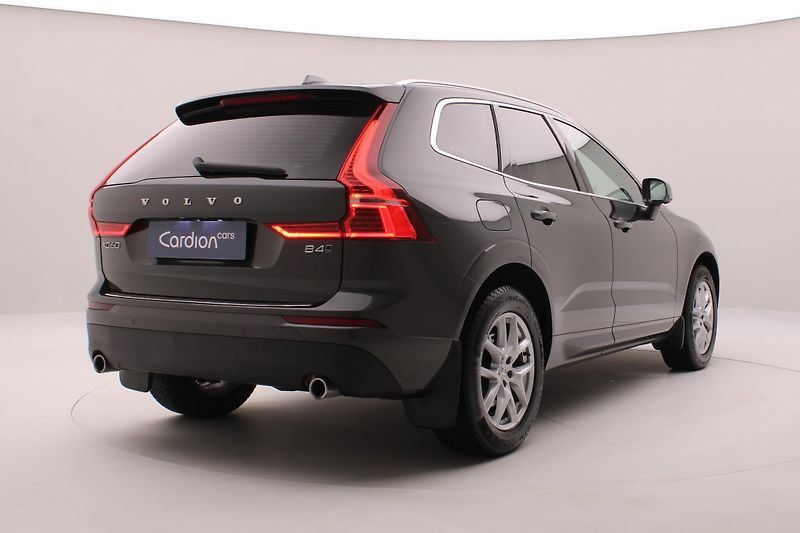 Volvo XC60 B4 AWD MOMENTUM AUT  - fotka 12 z 47