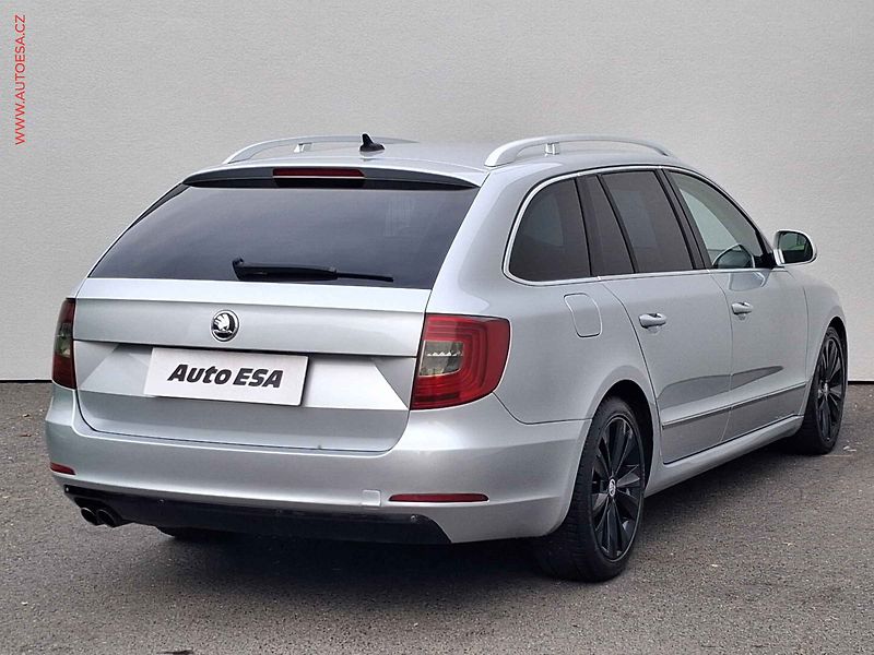 Škoda Superb (2014) 2.0 TDi, Elegance, DSG, bixen - fotka 4 z 18