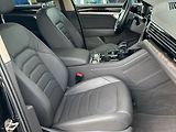 Volkswagen Touareg (2021) 3.0 TDI 8AUT 4MOTION R-Line - náhled 22