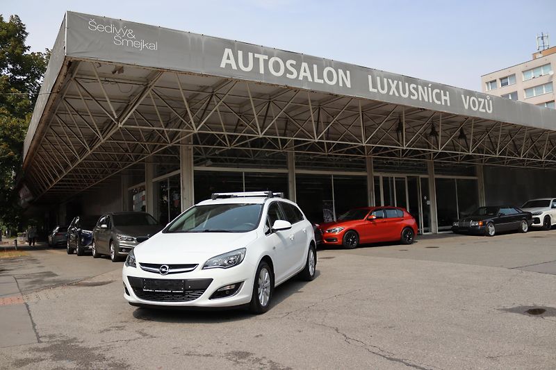 Opel Astra Opel Astra J Sports Tourer 1.7 - fotka 2 z 54