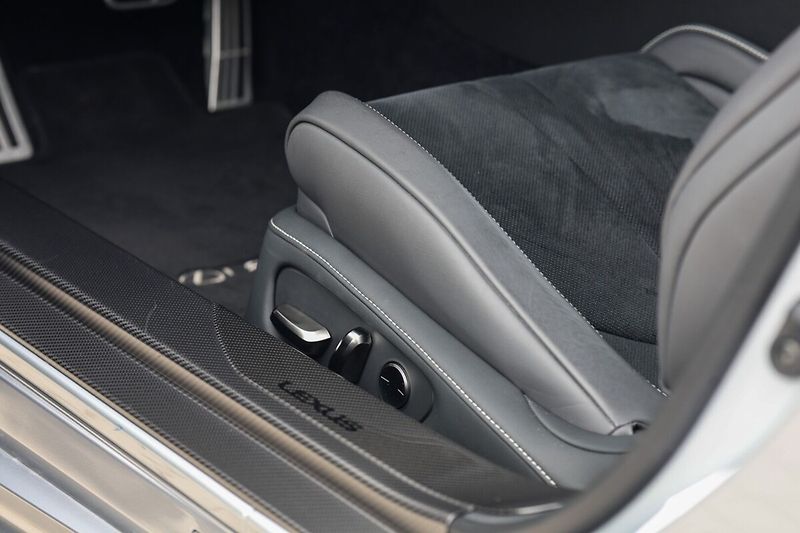Lexus LC 500 500 BESPOKE - fotka 17 z 32