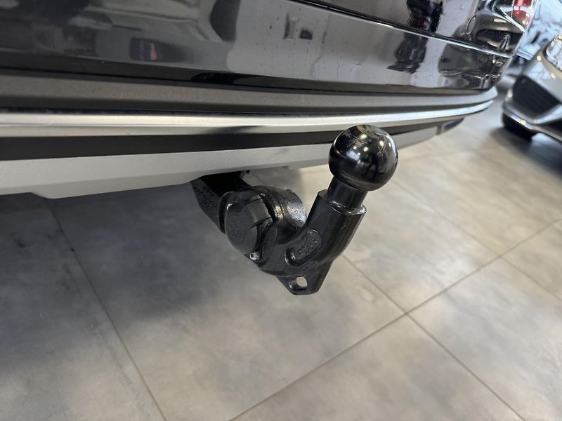 Audi Q5 (2023) 40TFSI 4x4 Advanced Tažné LED  - fotka 30 z 42