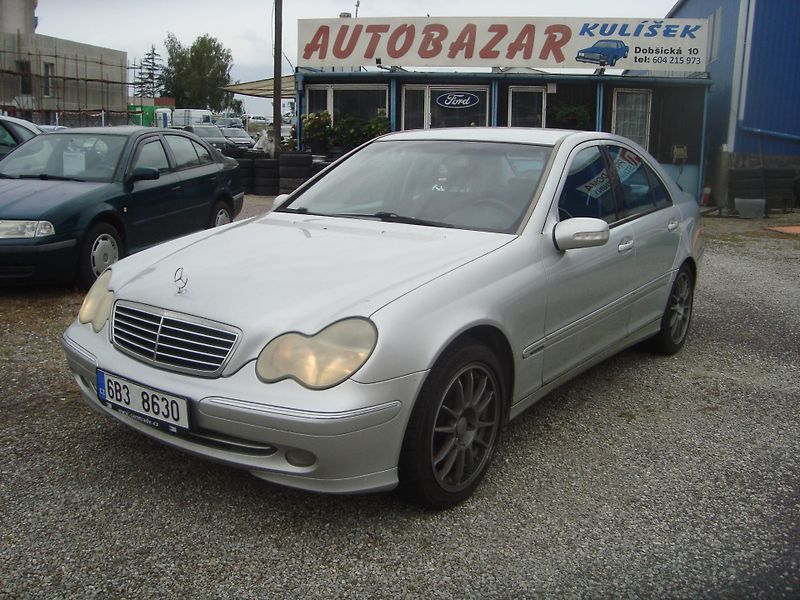 Mercedes-Benz Třídy C (2002) 270CDI - fotka 1 z 15