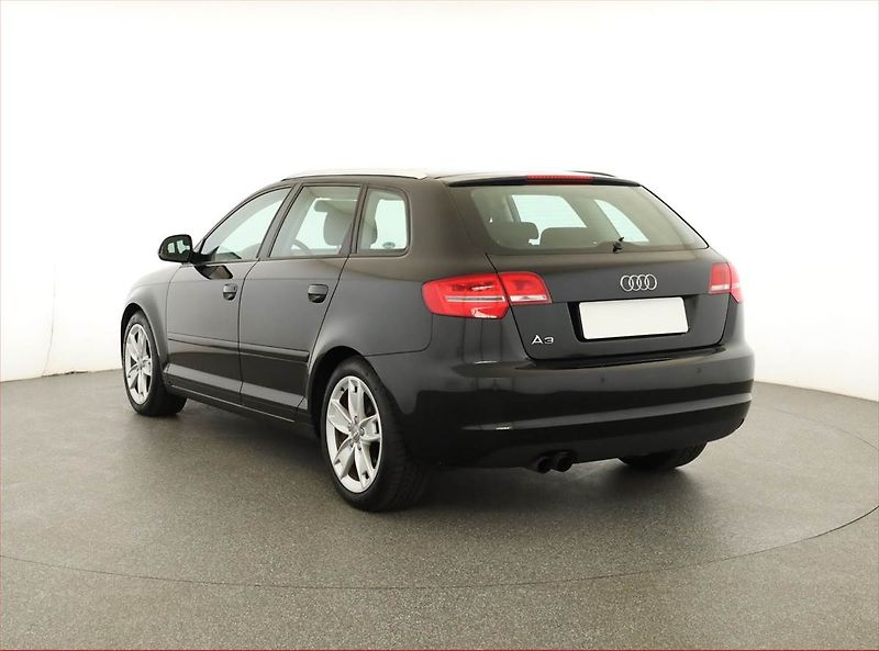 Audi A3 (2009) Sport 1.4 TFSI, Serv.kniha - fotka 4 z 17
