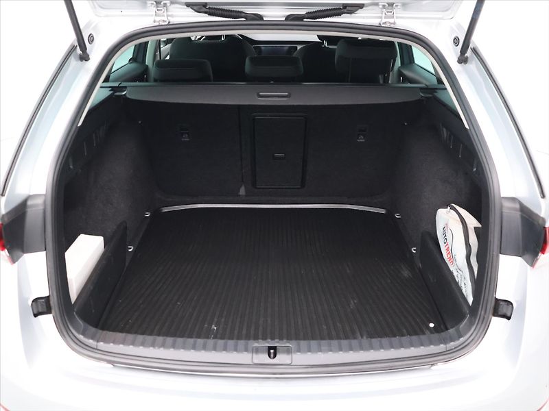 Škoda Octavia 2,0 TDI 85kW CZ 1.Maj LED DPH - fotka 10 z 31