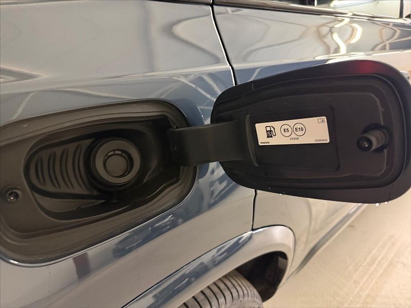 Volvo XC90 2,0  B5 Black Edition - fotka 13 z 15