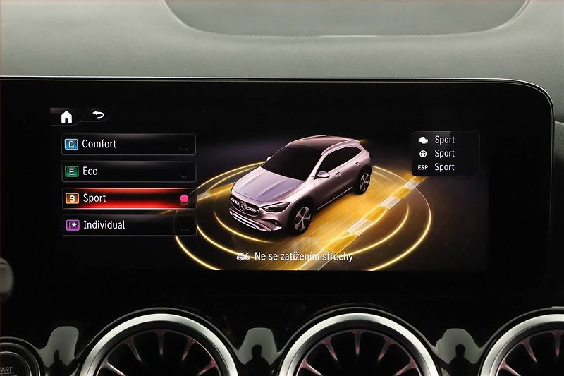 Mercedes-Benz GLA (2025) 180, AMG LINE, KEYLESS - fotka 15 z 20