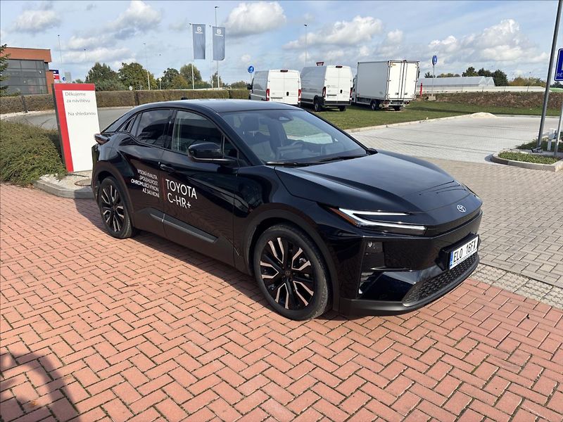 Toyota C-HR 0,0 + Style 77 kWh - fotka 3 z 11