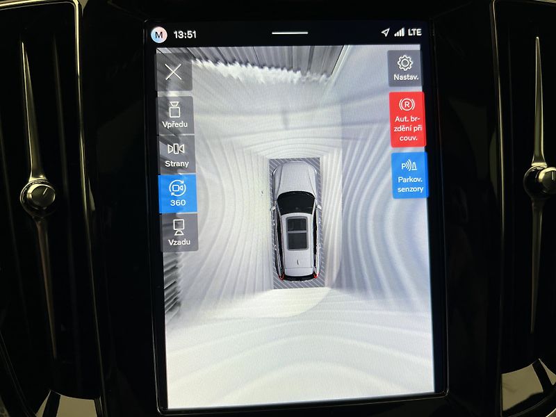 Volvo V60 B4 DARK PLUS AUT - fotka 29 z 46