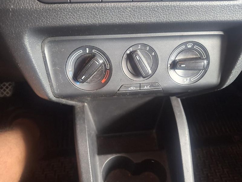 Škoda Fabia III kombi 1,0 TSi 2BE4752 - fotka 22 z 23