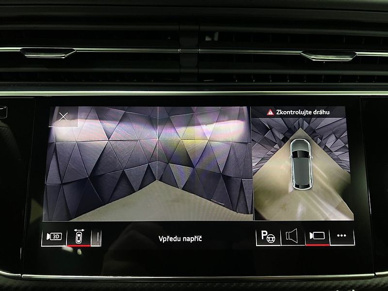 Audi RS Q8 QUATTRO, PERFORMANCE,B&O, PANO - fotka 16 z 39