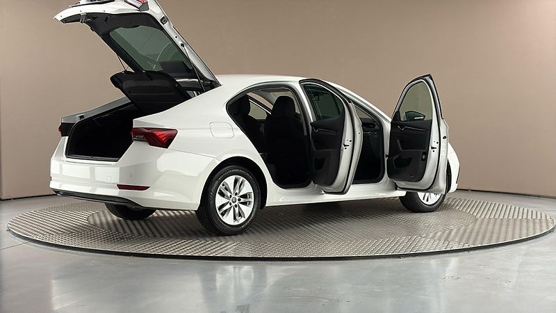 Škoda Octavia 2.0 TDI Ambition - fotka 6 z 25