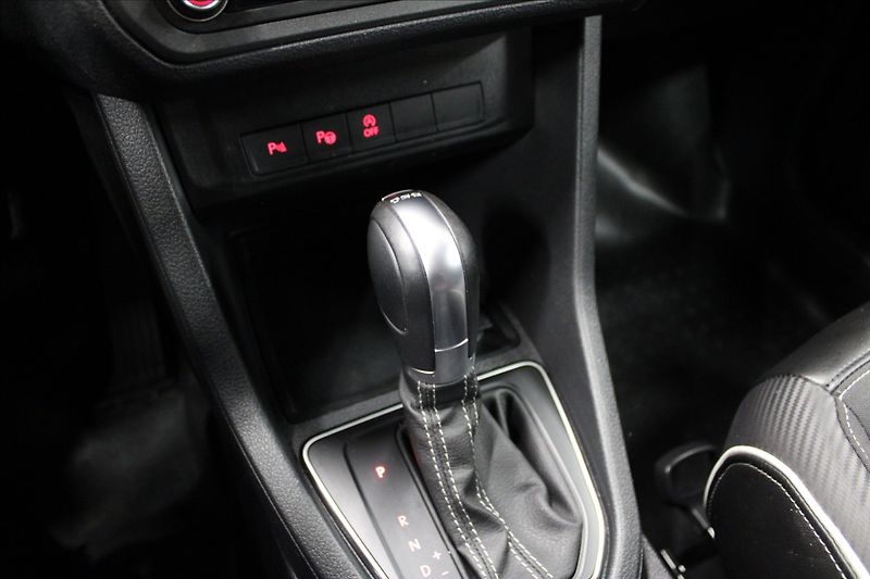 Volkswagen Caddy 1,4 TSI DSG Edition LED 1.maj. - fotka 24 z 34