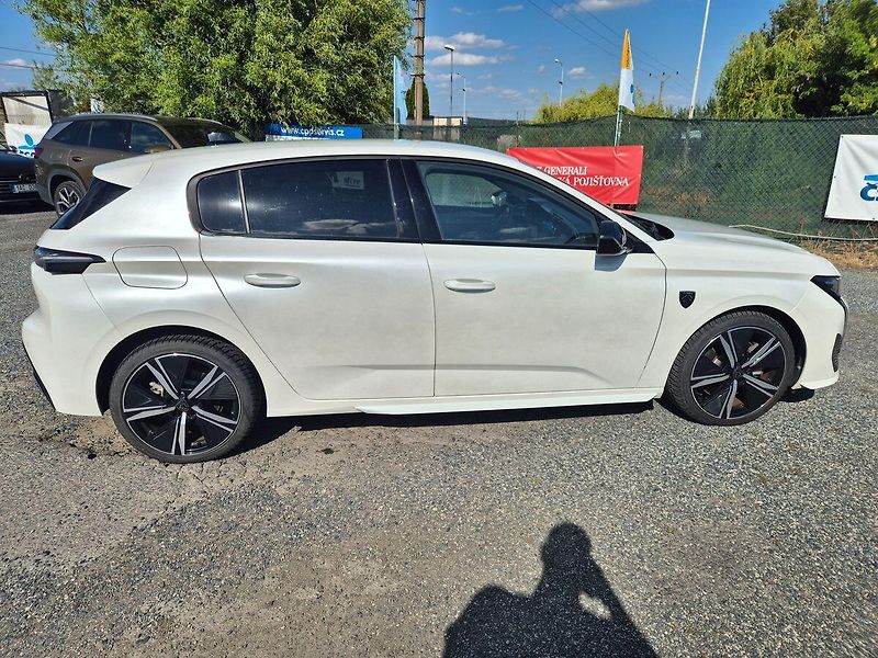 Peugeot 308 GT Hybrid 225 e-EAT8, CZ, 1. m - fotka 4 z 25