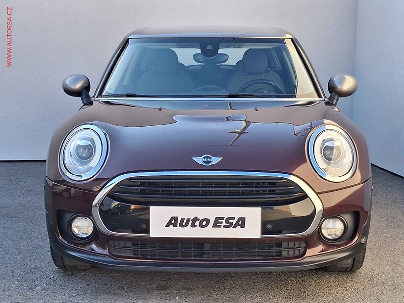 Mini Clubman (2016) 1.5i, AC, navi, park.asist - fotka 2 z 18