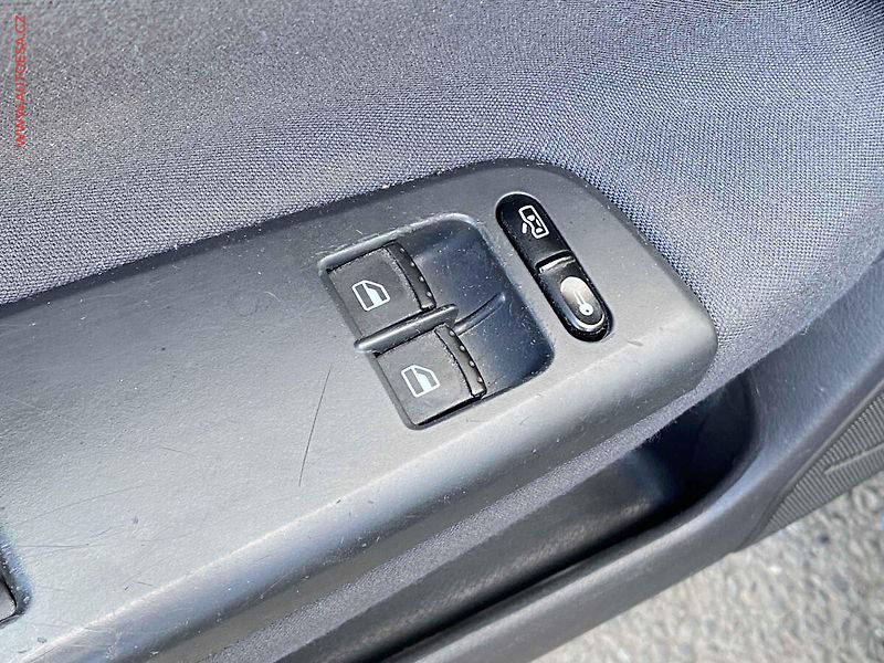 Škoda Octavia (2010) 1.6MPi, ČR, AC, tažné - fotka 11 z 14
