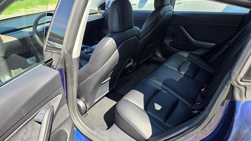 Tesla Model 3 (2021) AWD 4×4 | S3XY Knob - fotka 8 z 12