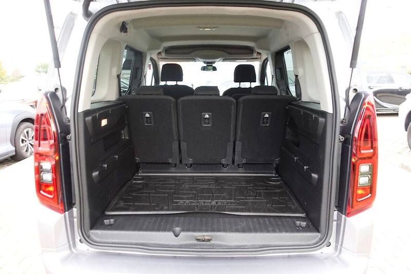 Toyota ProAce City 1.5 D4-D 130 - 6 MT Family L1 - fotka 14 z 31