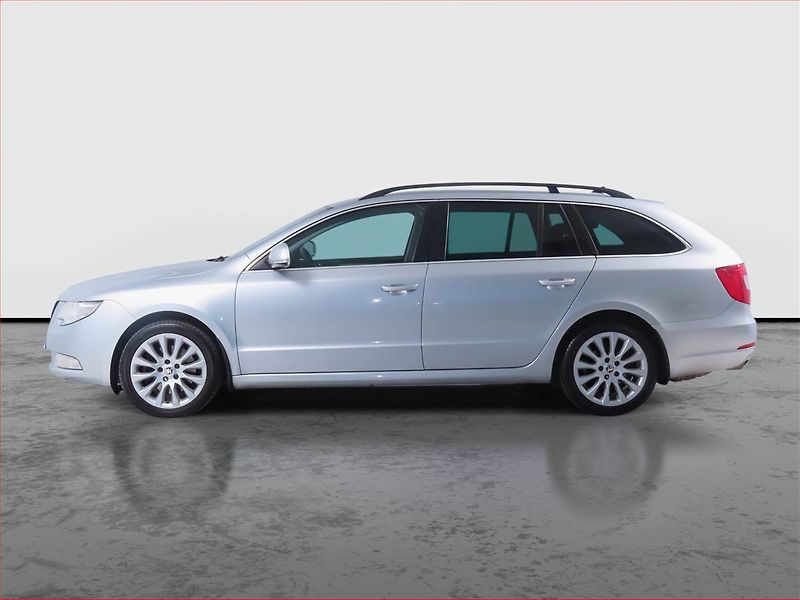 Škoda Superb (2013) 2.0 TDI, Navi, Xenony - fotka 3 z 14