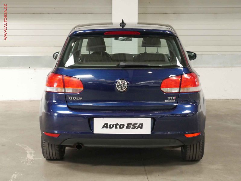 Volkswagen Golf (2011) 1.6TDi, Navi, AC - fotka 5 z 21