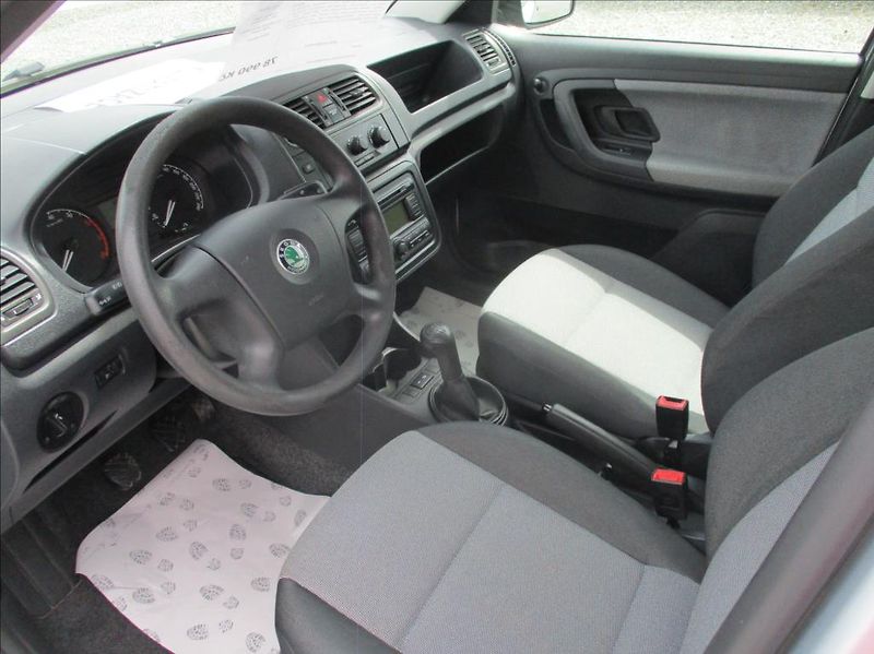 Škoda Fabia 1,2 i, klimatizace, tažné, - fotka 16 z 28