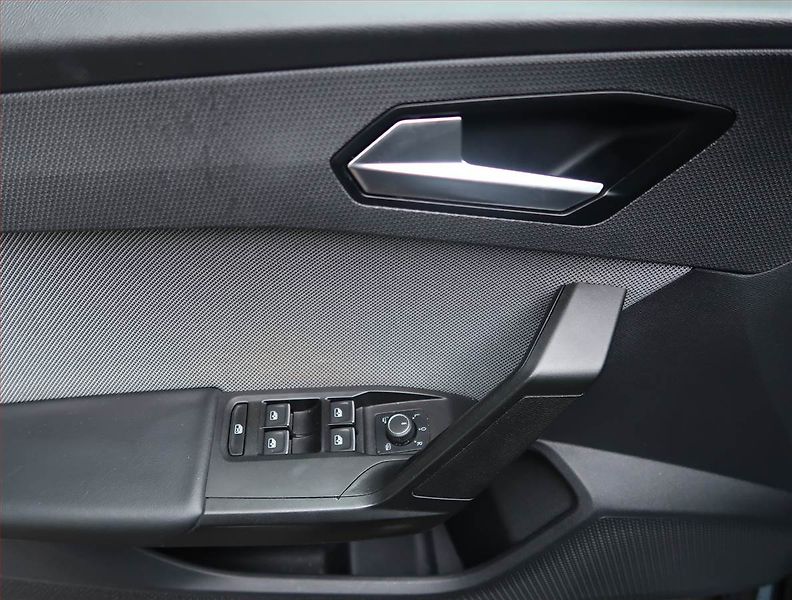 Seat Leon (2021) 1.5 TSI, Navi, Tempomat - fotka 16 z 23