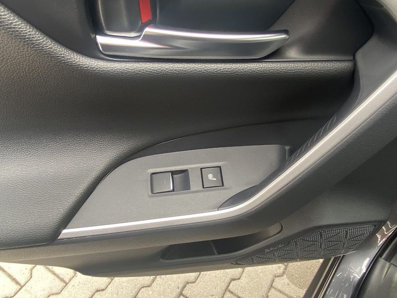 Toyota RAV4 2.5 Plug-in Hybrid Executive - fotka 14 z 28