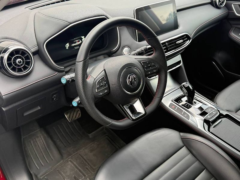 MG HS (2024) 1.5 TGI 119 kW Exclusive 7DCT - fotka 8 z 25