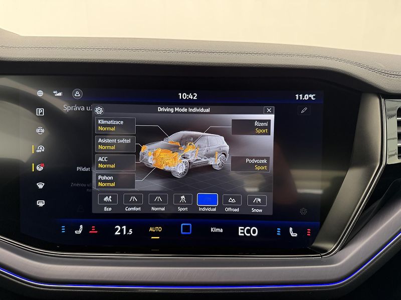 Volkswagen Touareg 3.0Tdi*1-MAJ*DPH*HUD*R-LINE* - fotka 44 z 47