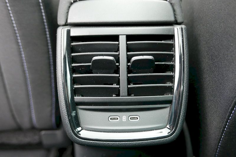 Škoda Kamiq (2025) 1.0 TSI 85 kW M6° Monte Carlo - fotka 23 z 35