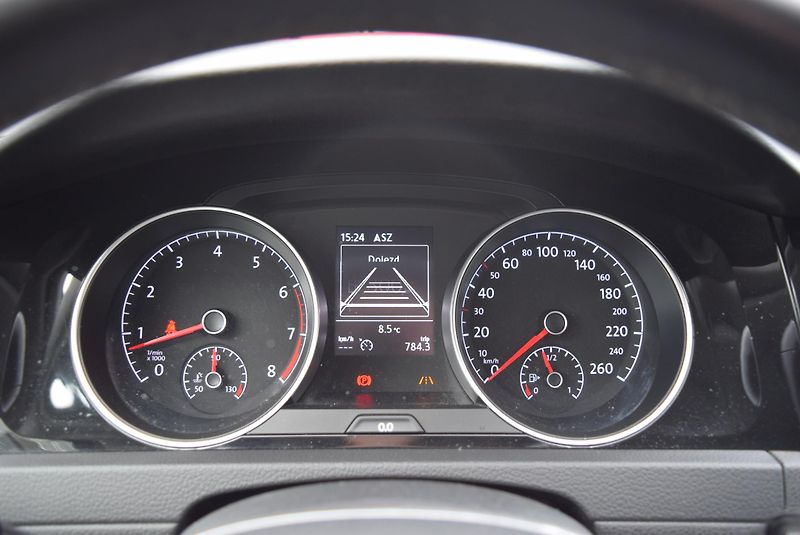 Volkswagen Golf (2019) 1.5TSI 96kw IQ.DRIVE NAVI ACC  - fotka 35 z 50
