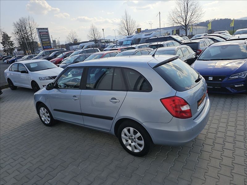 Škoda Fabia II 1,2TSi 77KW Ambiente - fotka 9 z 42