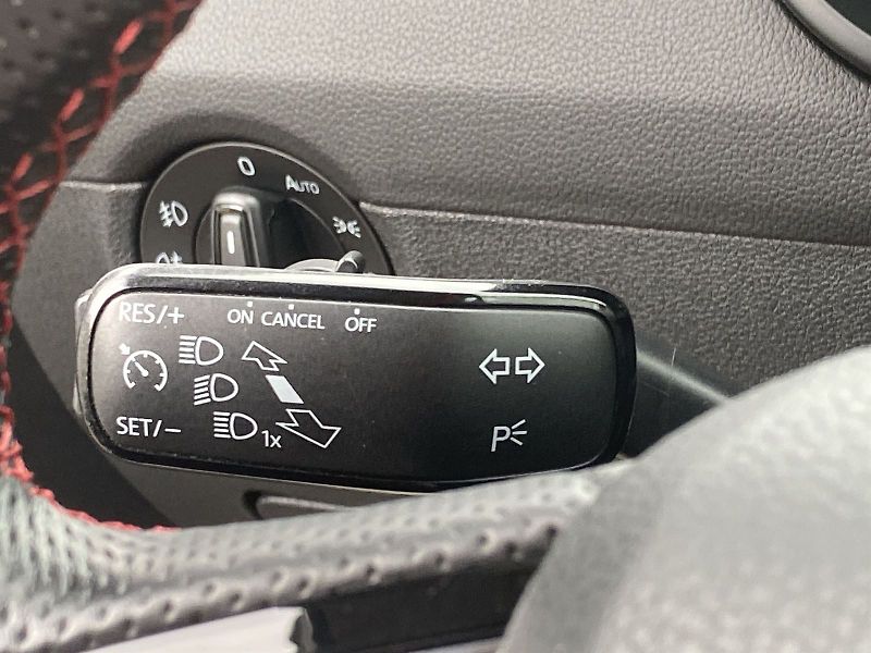 Škoda Octavia (2015) 2.0 TDI Elegance - fotka 20 z 30