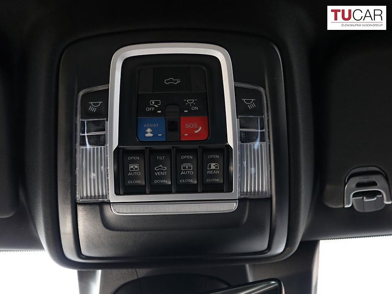Dodge RAM (2024) 1500 Laramie Night Edition V8 - fotka 32 z 44