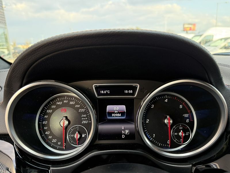 Mercedes-Benz GLE (2017) 350 d 4MATIC SUV - fotka 35 z 48